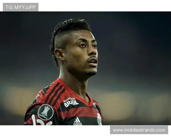 恩里克战术核心分析：如何重塑球队风格，实现全面进攻与稳健防守的平衡