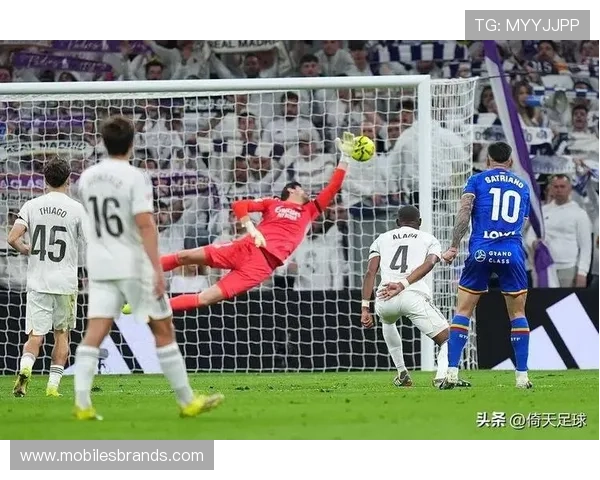 皇马中锋短缺问题持续显现,对球队战术稳定性造成影响 皇马中锋短缺问题持续显现,对球队战术稳定性造成影响