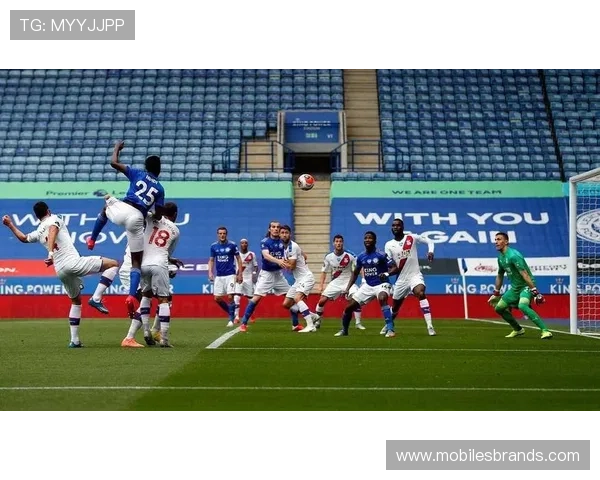 巴黎防线稳定性现阶段存在隐患,对球队争冠关键战能力构成考验。 巴黎防线稳定性现阶段存在隐患,对球队争冠关键战能力构成考验。